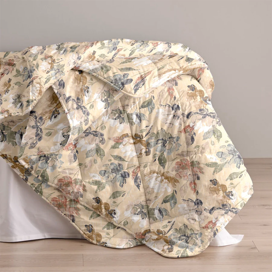 Comfort Bundle | Bedsheet Set with Quilt & Pillows | Vintage Rustic Flowers - Image 2